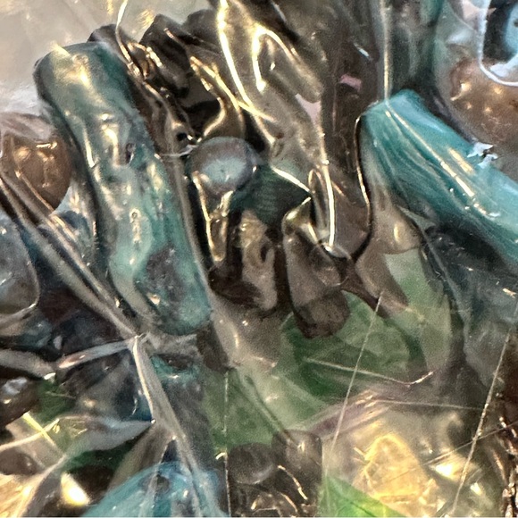 Over 4lbs of Fun Jewelry!! - Picture 6 of 10